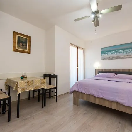 Apartamento A3 Cozy Apt W Big Garden 2 Balconies & Grill Rogoznica (Sibenik-Knin)