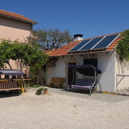 Apartamento A3 Cozy Apt W Big Garden 2 Balconies & Grill