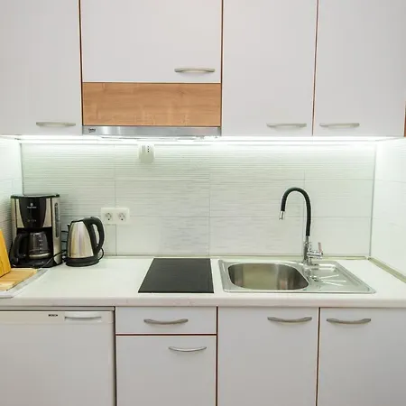 A3 Cozy Apt W Big Garden 2 Balconies & Grill * Rogoznica (Sibenik-Knin)